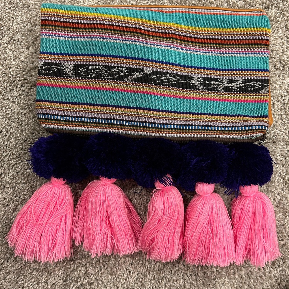 Nena & Co Tassel Clutch